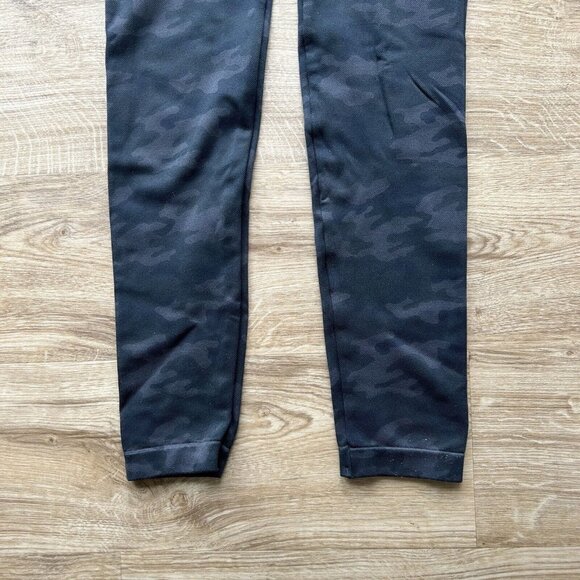 Spanx Women’s Grey Black Camo Look At Me Now Seamless Leggings Size XL - Picture 4 of 10